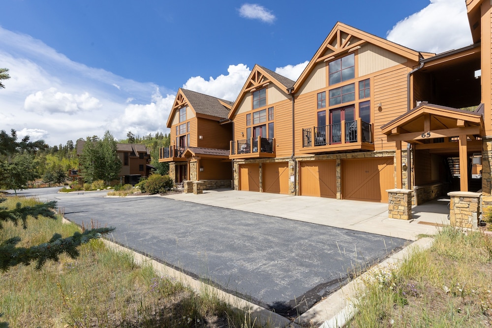 Antlers Gulch Retreat 3 Bedroom Townhouse view 3