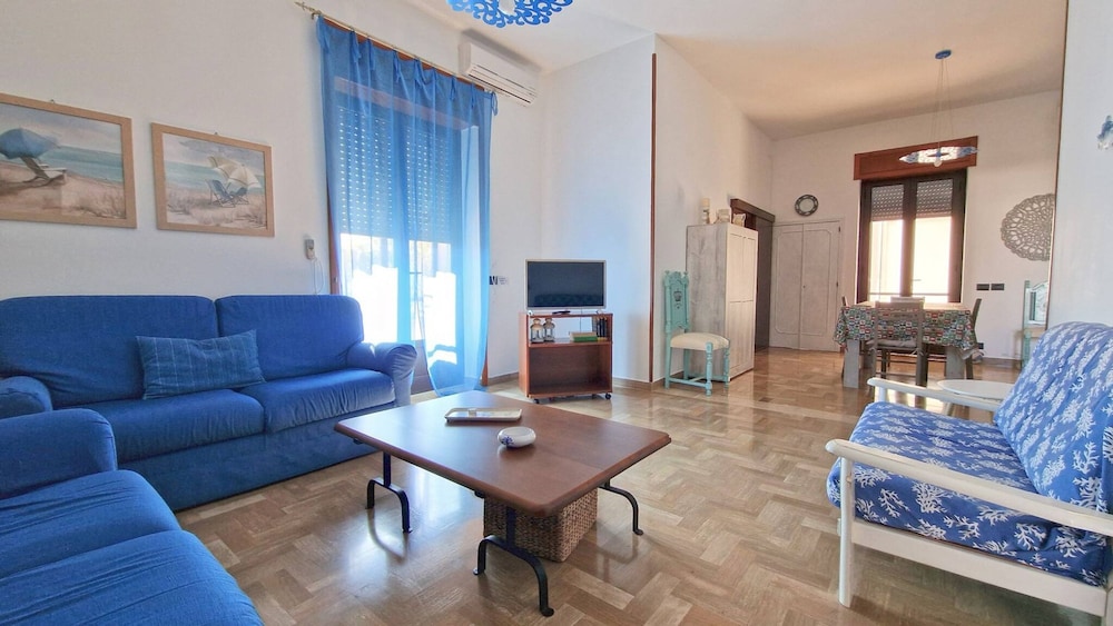 Villa Fede - 3 Bedrooms 2 Bathrooms air Conditioning by the sea