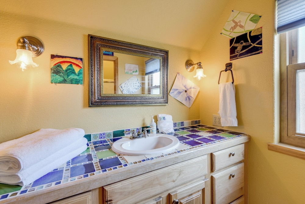Bike, Hike & Ski: Artsy Steamboat Springs Retreat!