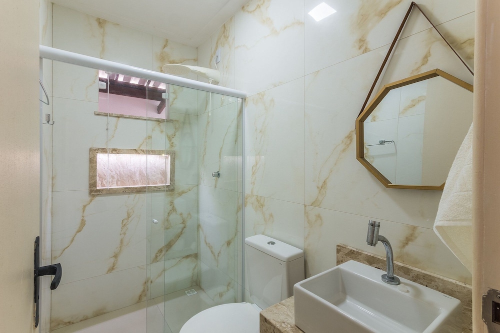 House w/ Pool and 6 Bedrooms Pje0001