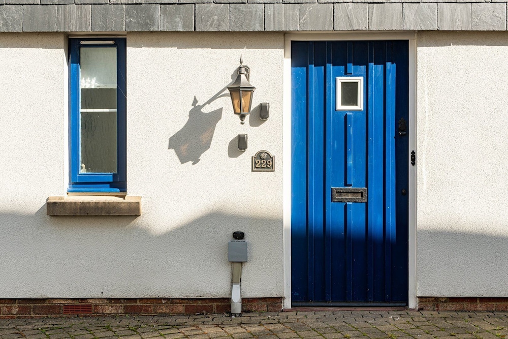 Seaview 2-bed With Private Parking, Portishead