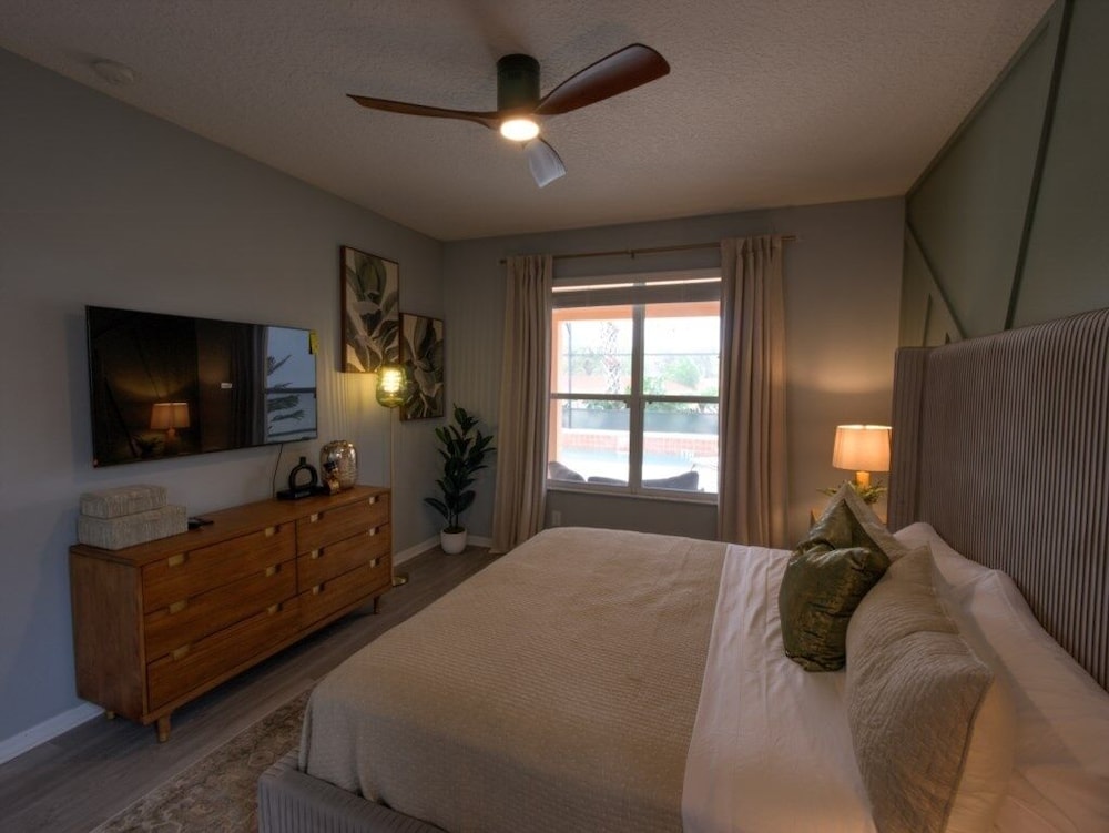Six Bed Pool Villa In Resort -close To Disney! 6 Bedroom Villa