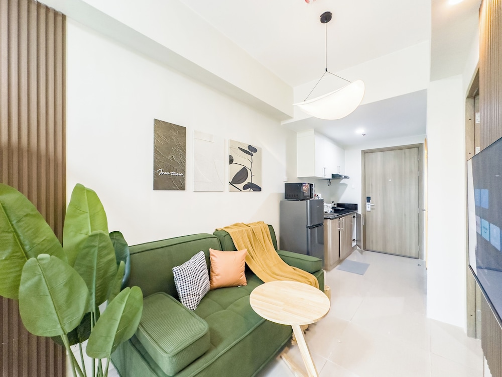 GemstoneBR in SMDC Field Residences