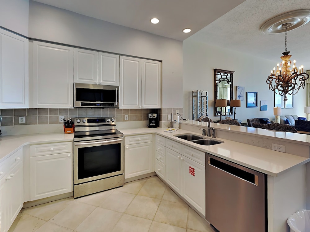 Emerald Isle #1707 by Southern Vacation Rentals