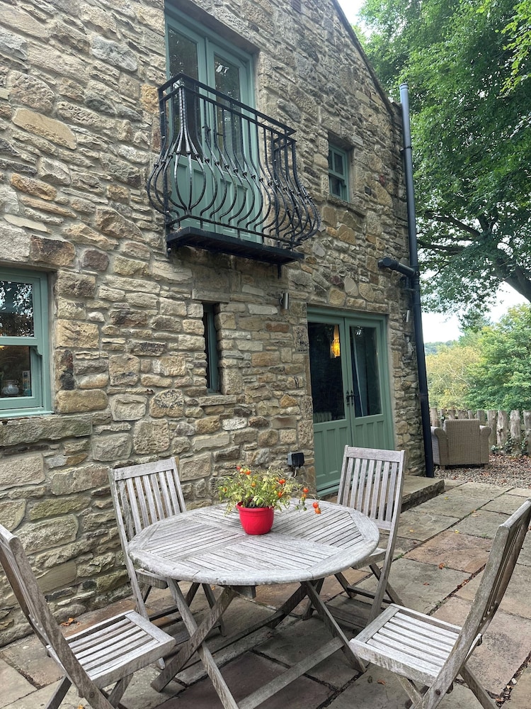 ๐ฟ Quaint Country Cottage With Valley Views, Dog-friendly & Horse-friendly