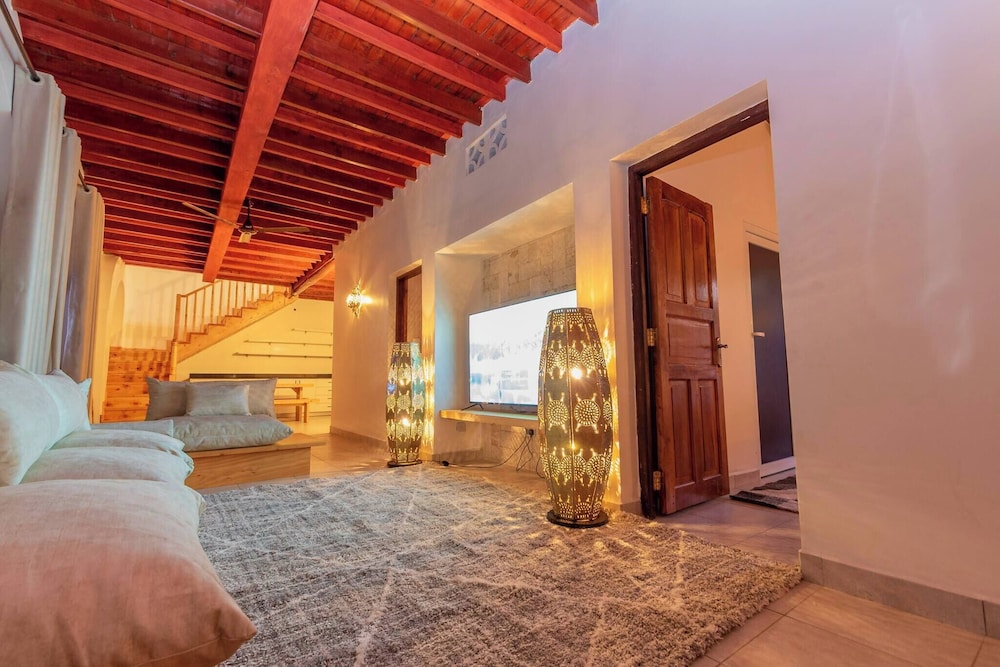 Luxurious Diani Beach Villa With Private Pool