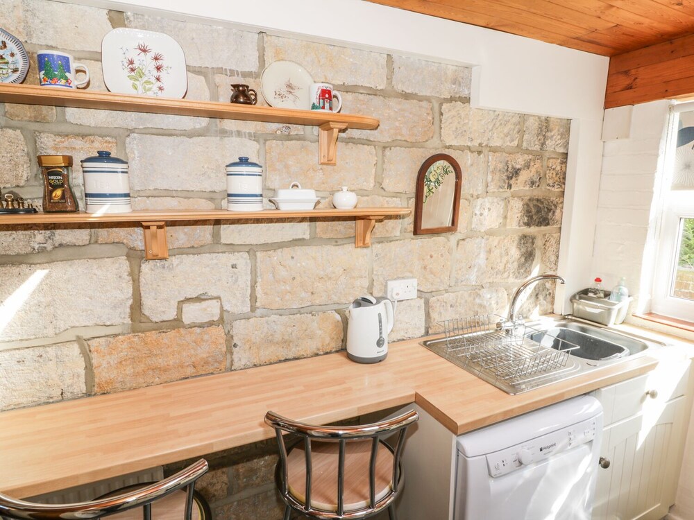Lyndale Cottage view 3