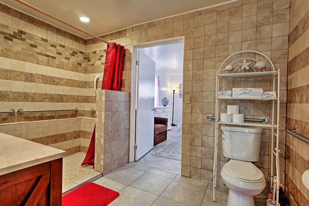 Juneau Vacations - Expansive Getaway  2 Miles to Mendenhall Glacier! - Property Image 12