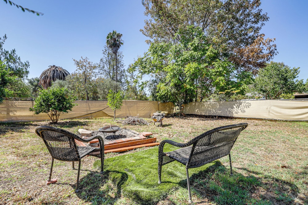 Pet-friendly Apt 11 Mi to Dtwn San Diego!