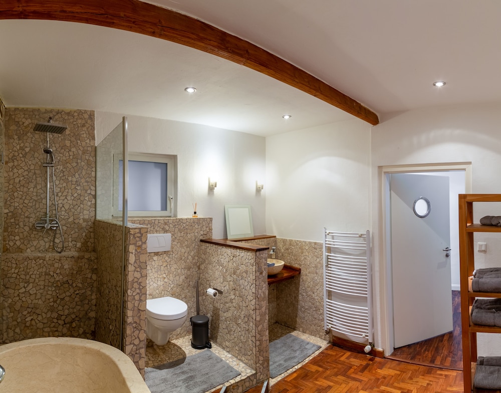 Guesthouse Loft en Meerbusch — bathroom