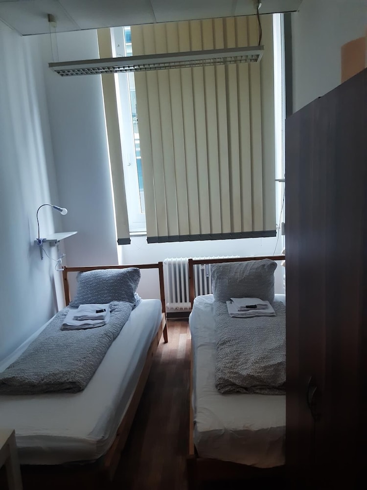 2-Rent Group Hostel Zimmer&Apartments GKP2