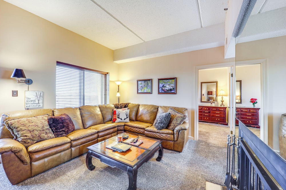 Slope Views & Ski In/out: Sugar Mtn Condo W/pool