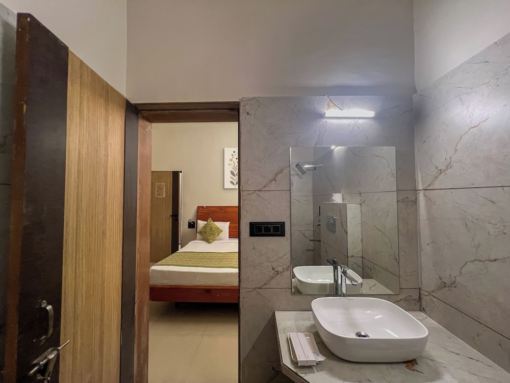 Yash Resort