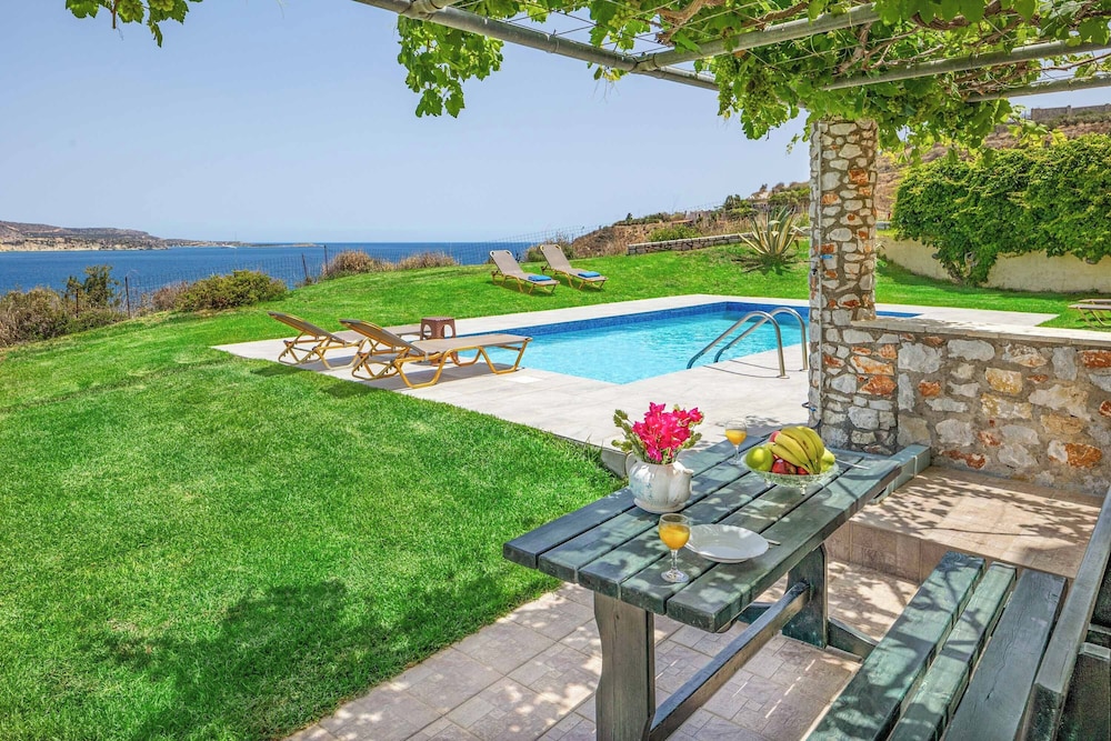 Villa Aptera