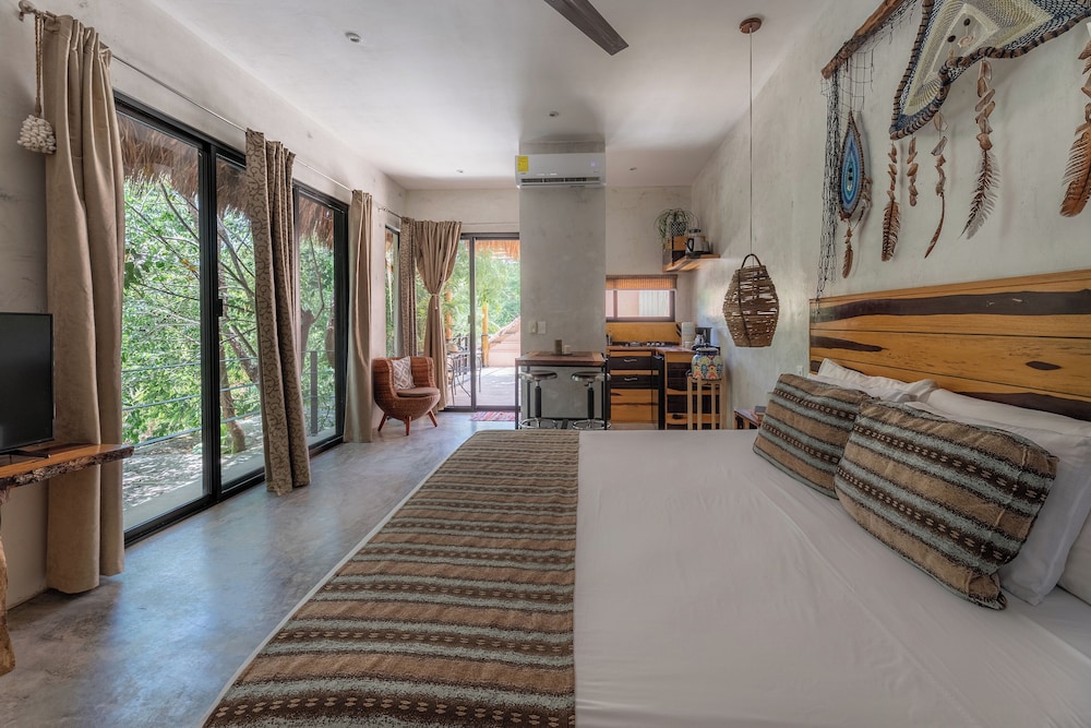 TRECE LUNAS TULUM