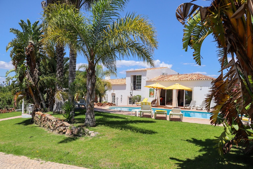 Idyllic Farm House With Huge Garden for 14pax