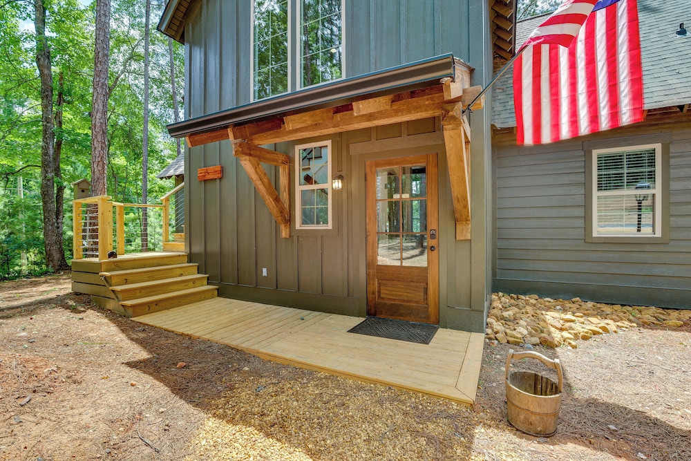 Charming Eclectic Vacation Rental w/ Beach Access! view 2