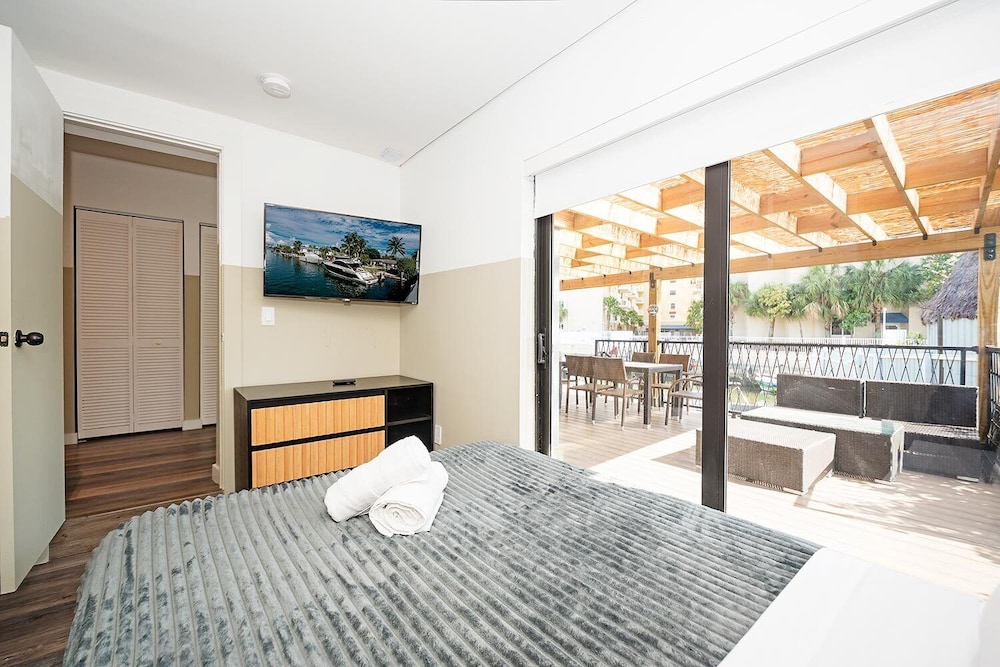 Luxury RiverFront by Renzzi