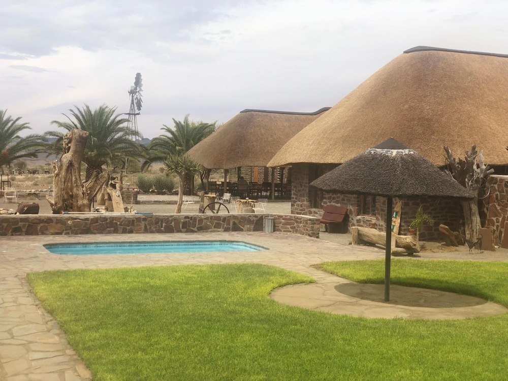 Tsauchab River Lodge