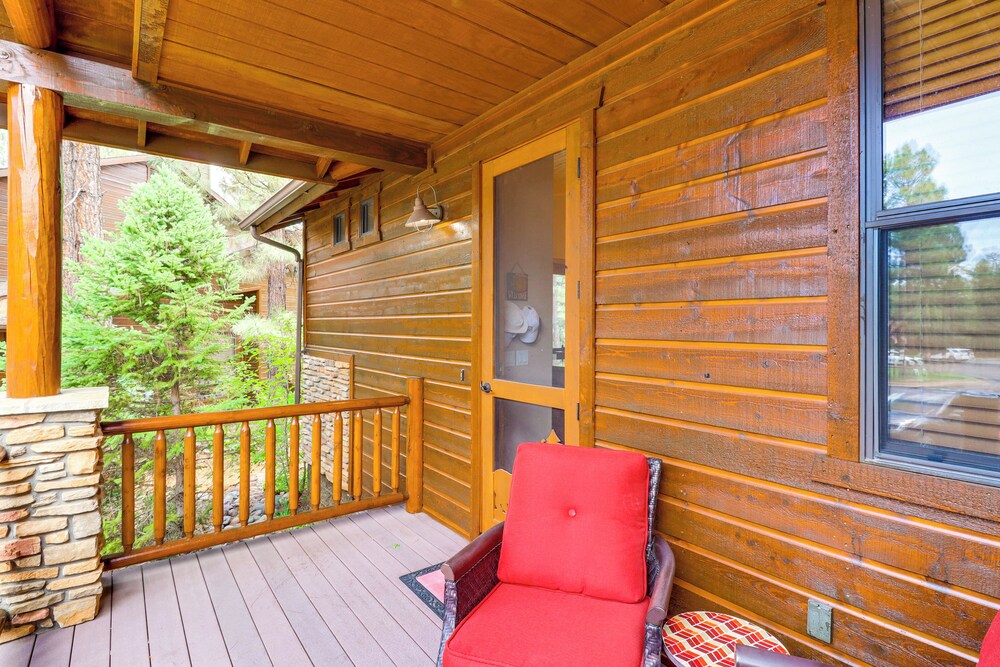 4 Mi to Fool Hollow Lake: Retreat w/ 2 Decks!