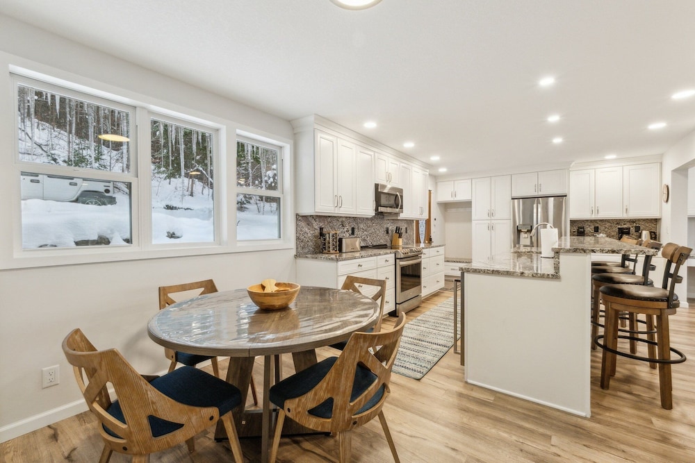 Beautiful Torch Lake House With Beach Access 2 Bedroom Home
