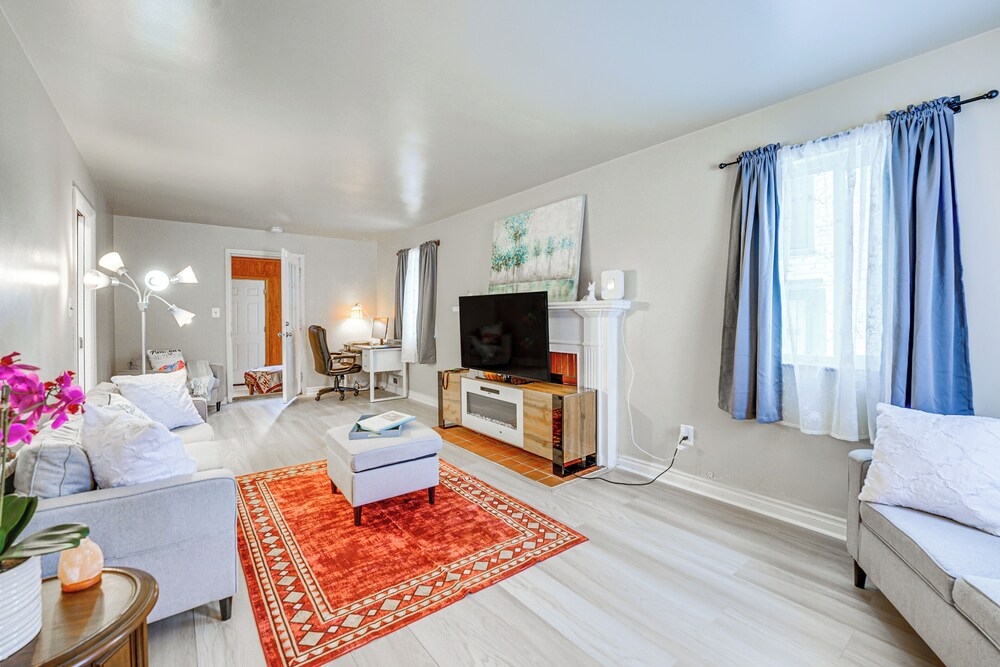 15 Mi to Dtwn Detroit: Cozy Family Home w/ Yard!