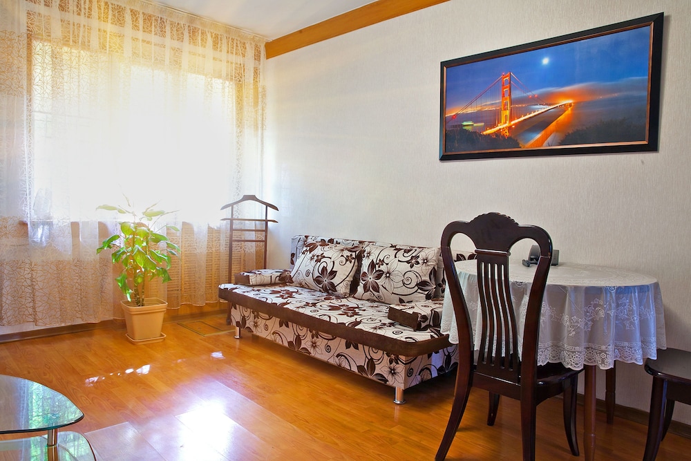 Lessor Apartments