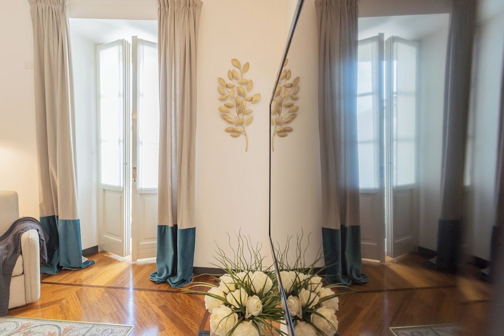 Lake Holiday Como by Rent all Como