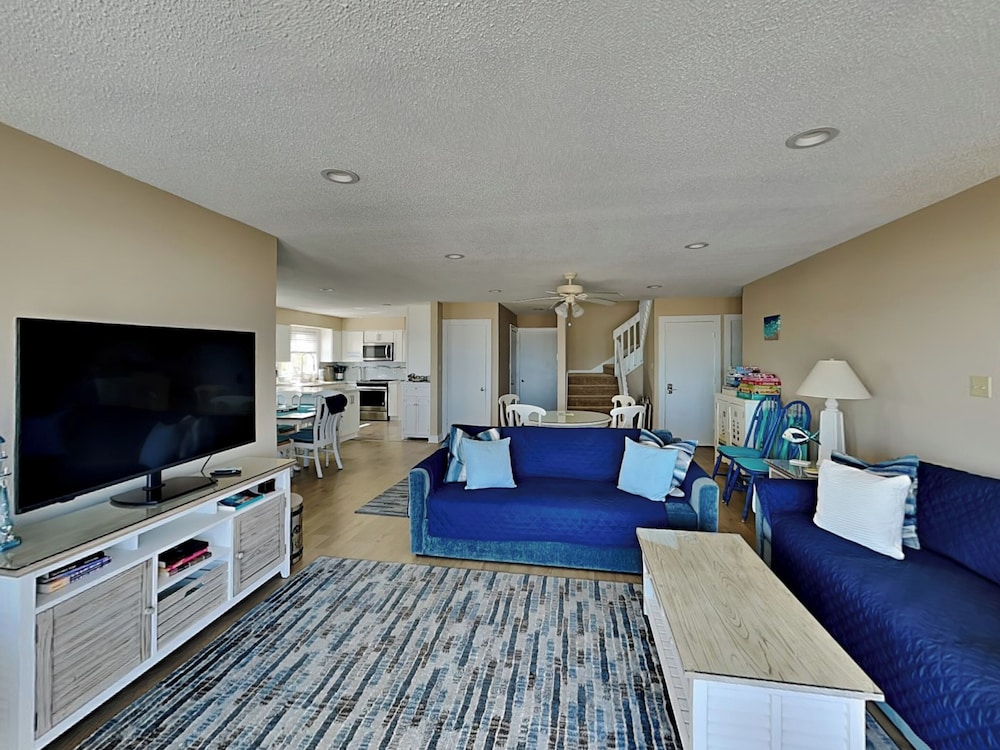 Beach Coma by Topsail Realty