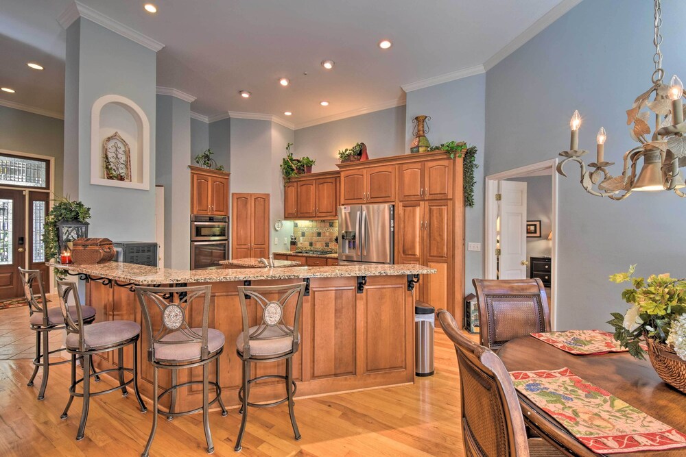 Beautiful Bent Tree Apt w/ Community Perks!
