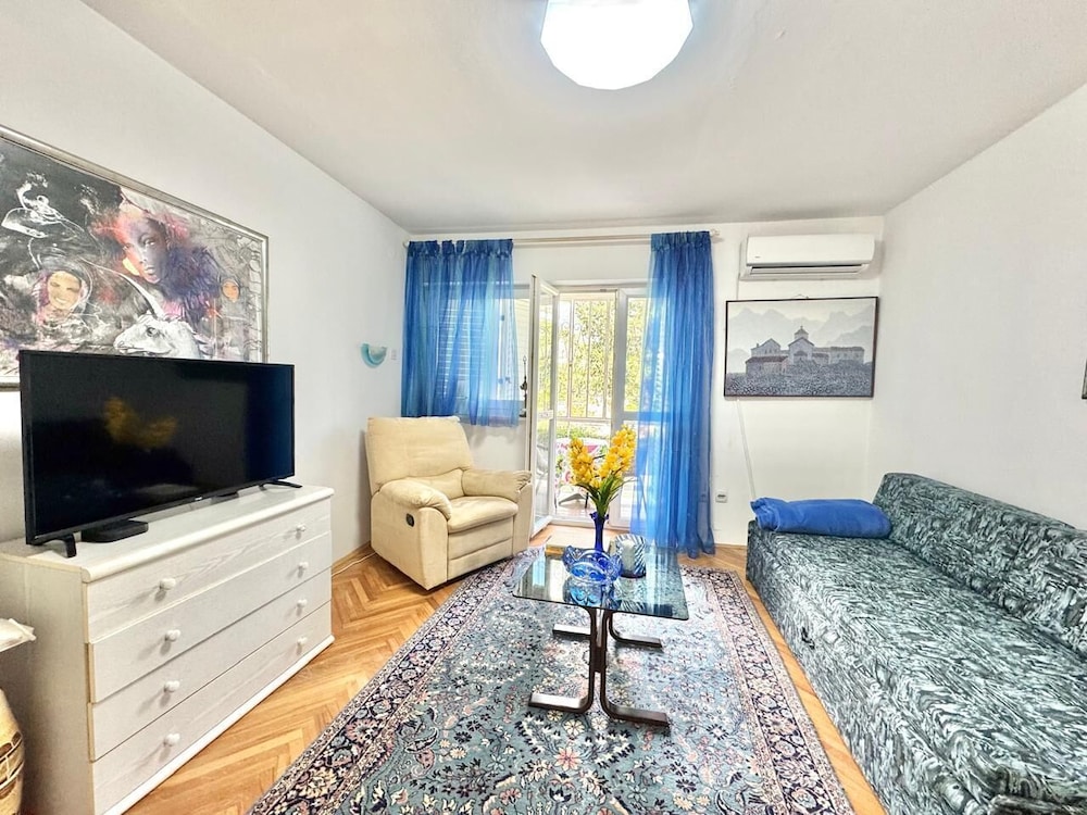 Two Bedroom Apt near Slovenska Beach