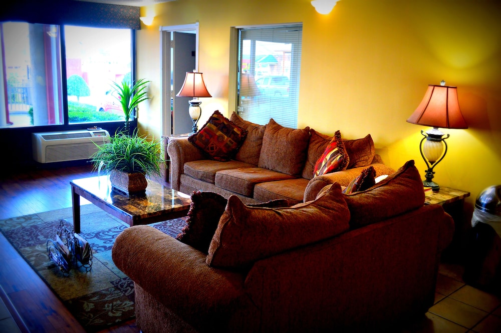 Birmingham Vacations - Parkway Inn of Birmingham - Property Image 1