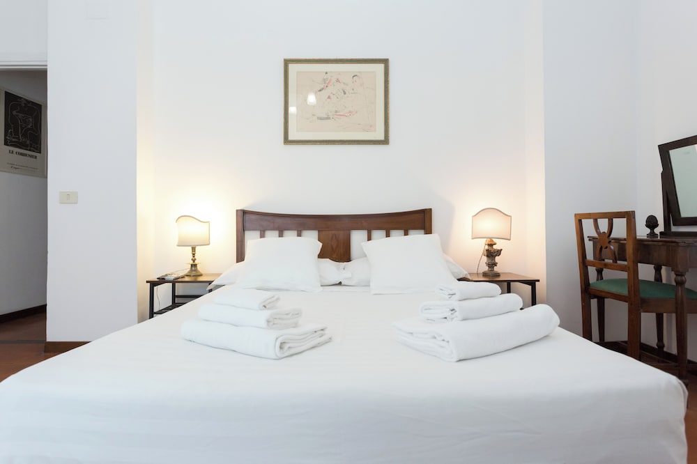 Campo De' Fiori Apartments