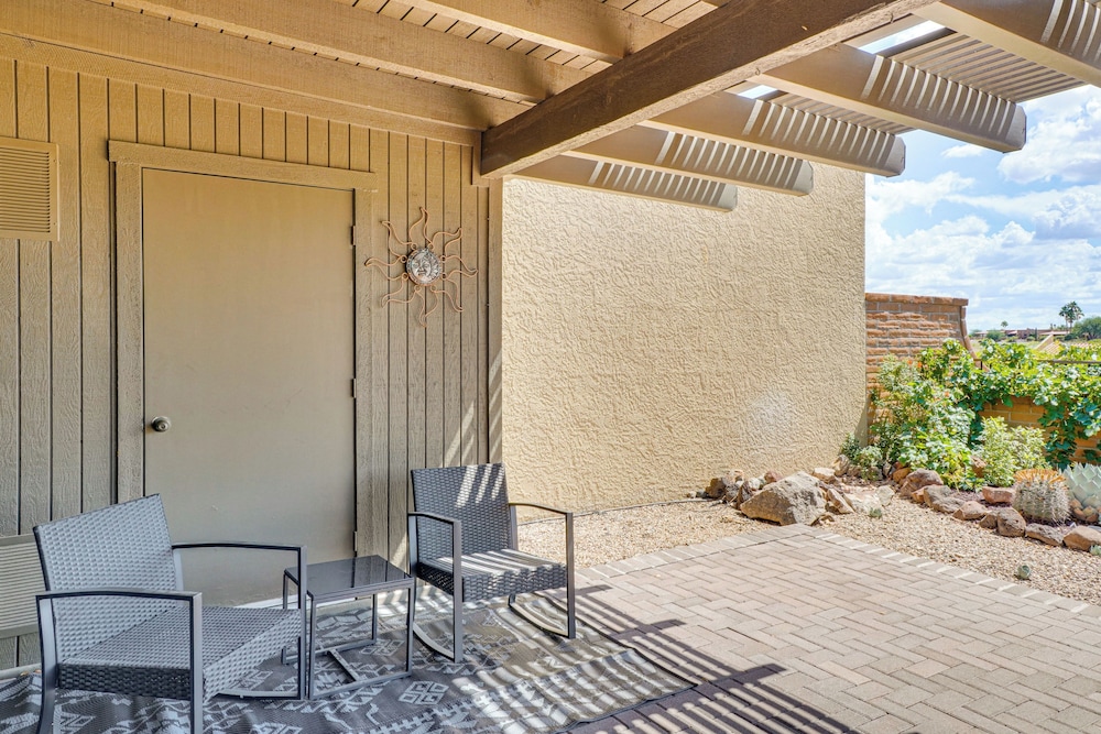 Quiet Townhome w/ Mountain Views in Green Valley