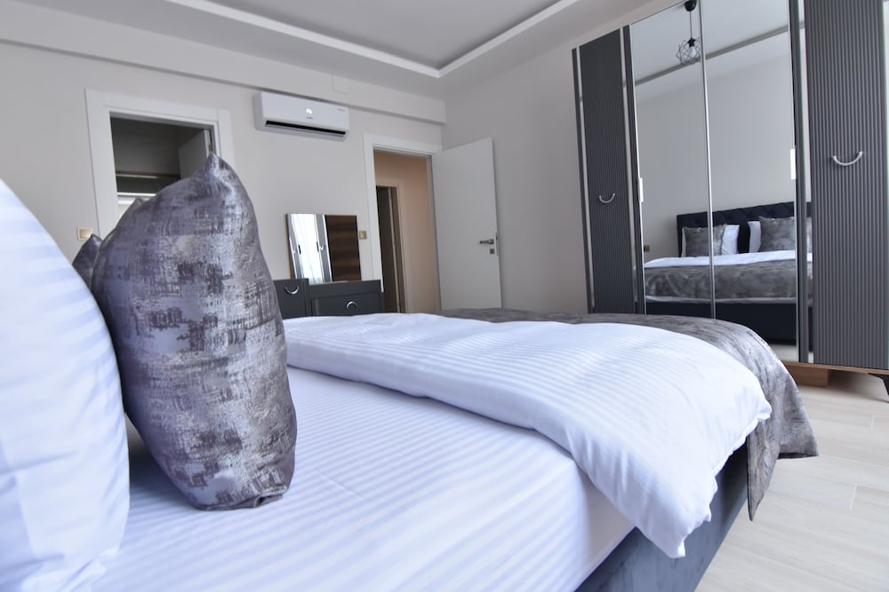 Nora Suite view 5