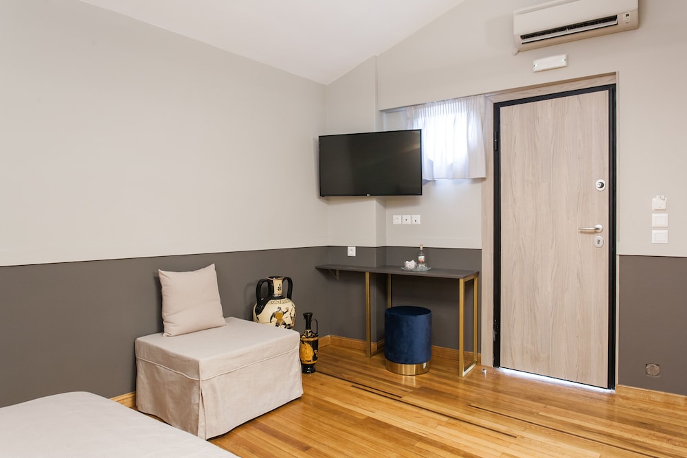 Step One - Luxury Suites right in the heart of Acropolis next to metro station