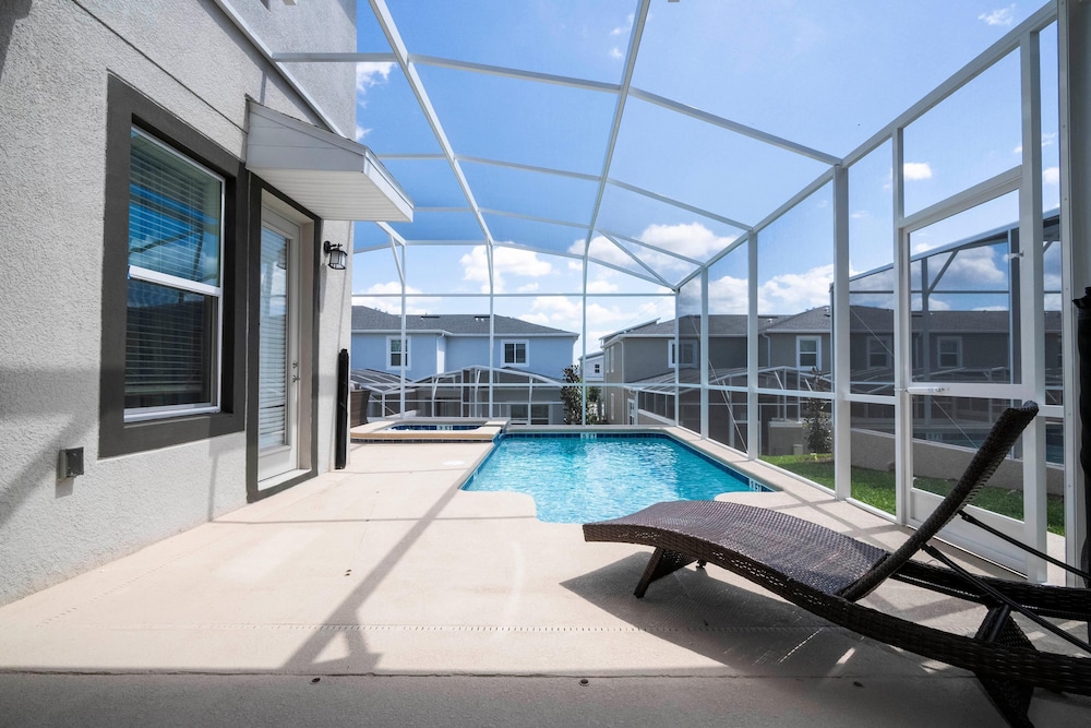 1153 KS -luxury Oasis 5BR 5BA Home Private Pool