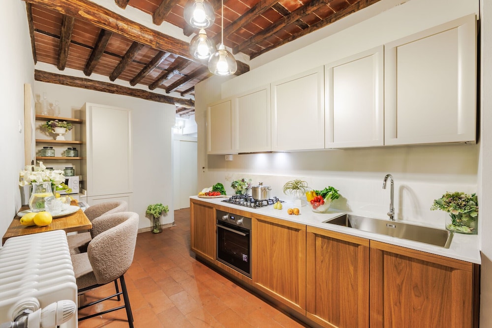 The Hidden Alley Apartment
