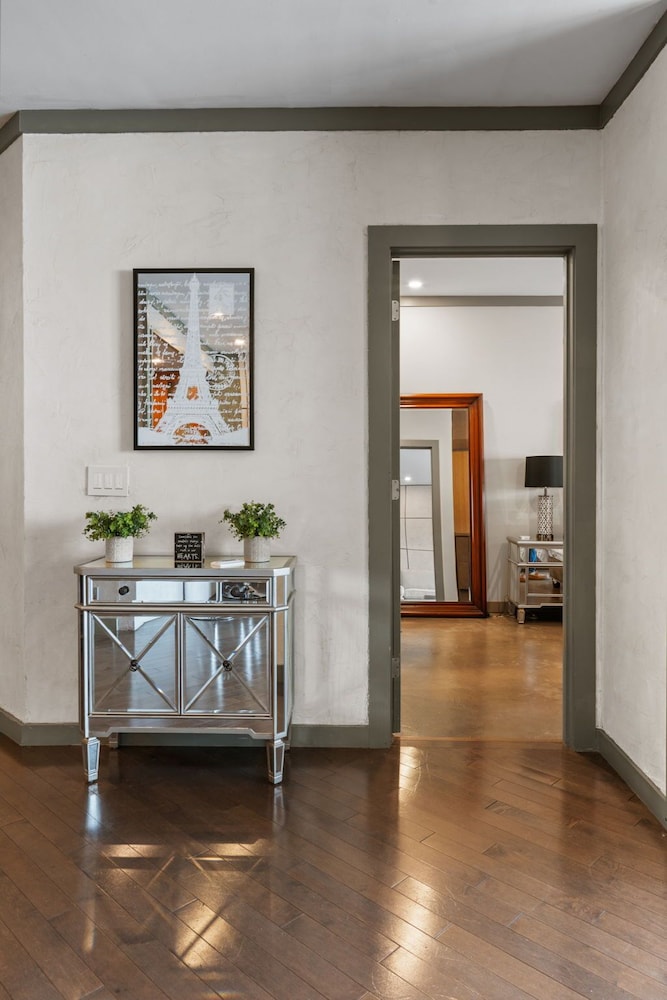 Stylish Westwood Condo