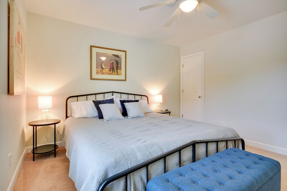 2 Mi to Downtown: Greensboro Home By Park!
