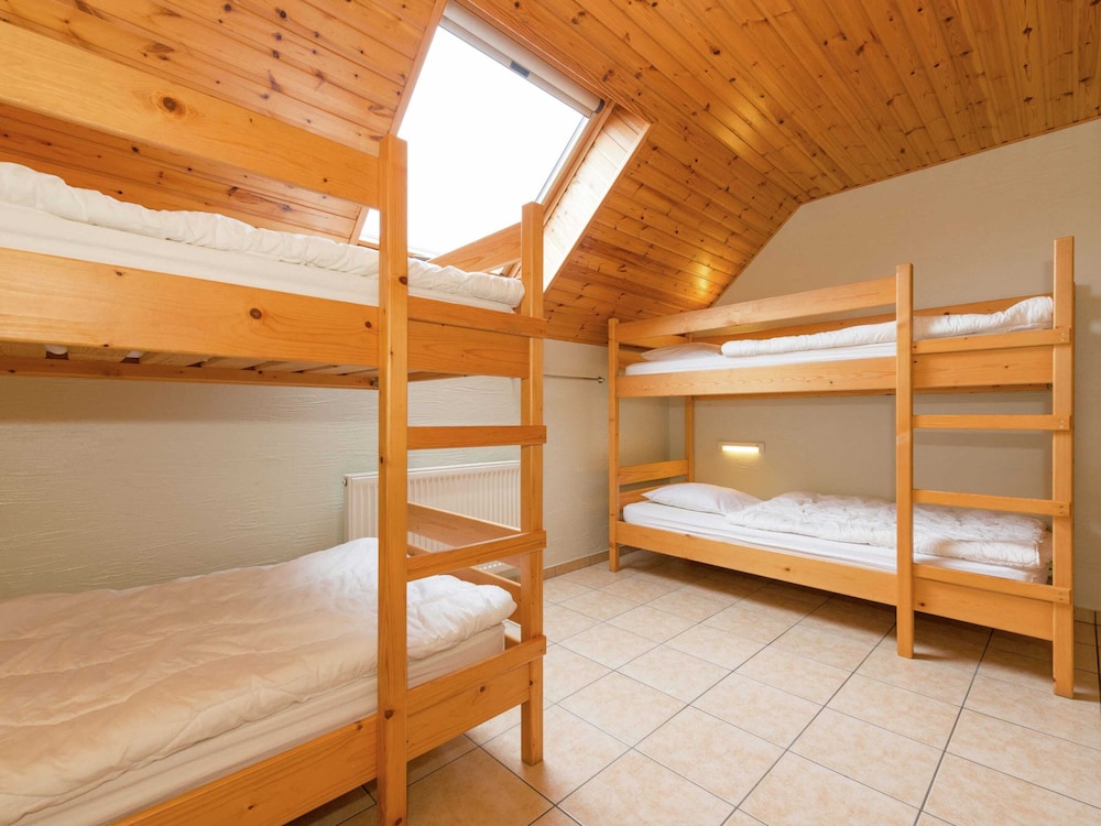 Spacious Retreat by Lake view 5