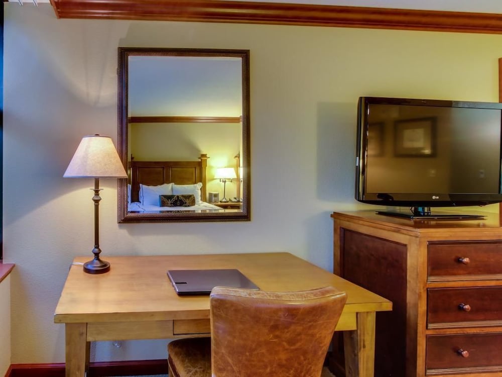 Lake Tahoe Vacations - Resort at Squaw Creek 345 and 347 - Property Image 32