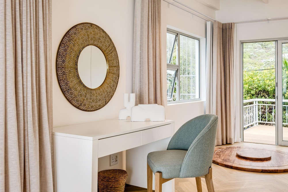Idyllic Camps Bay Villa w 2 Pools Buddha Retreat