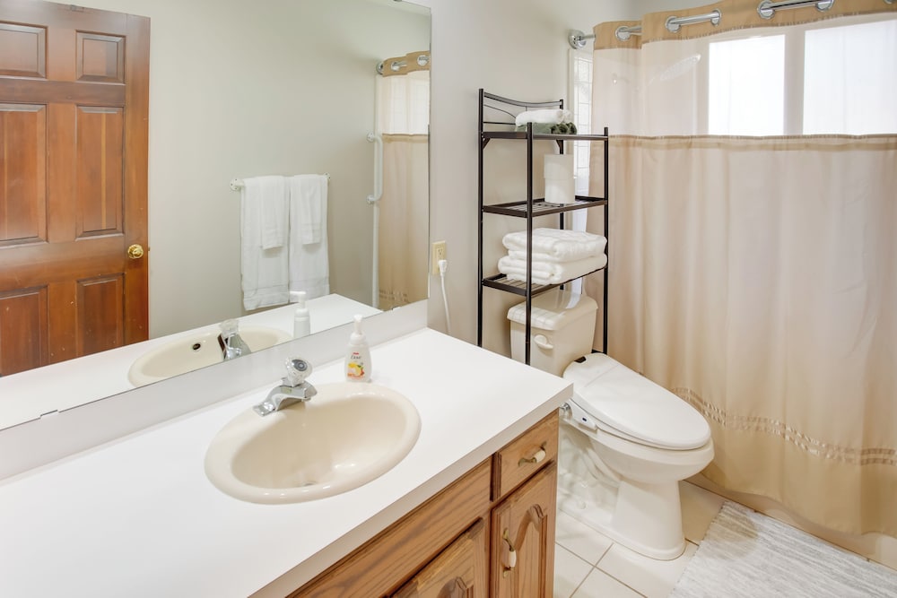 Hike, Golf, Ski & More: Family Home in South Weber