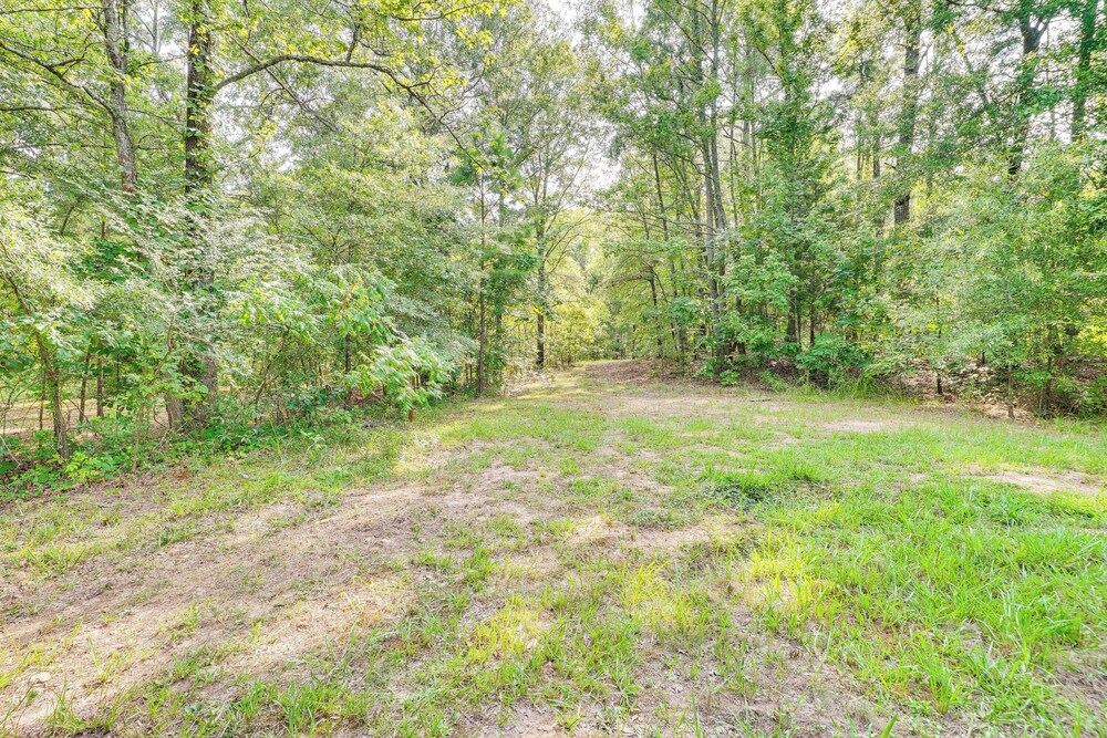 Couples Cabin in Broken Bow ~ 5 Mi to Downtown!