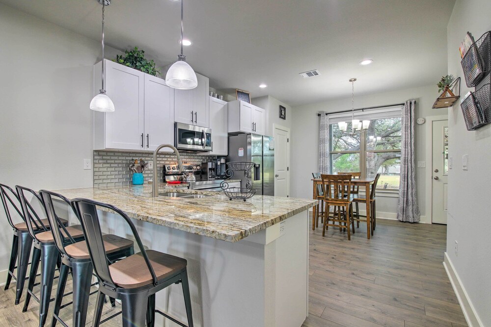 Lago Vista Townhome Near Lake Travis! - Property Image 25