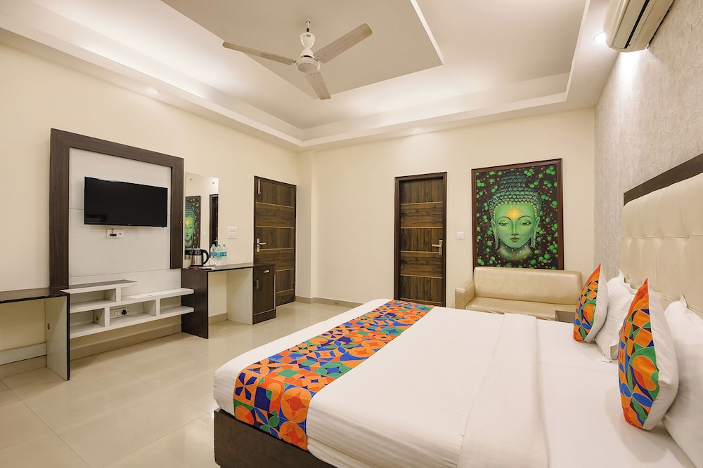 Fabhotel Harnoor House