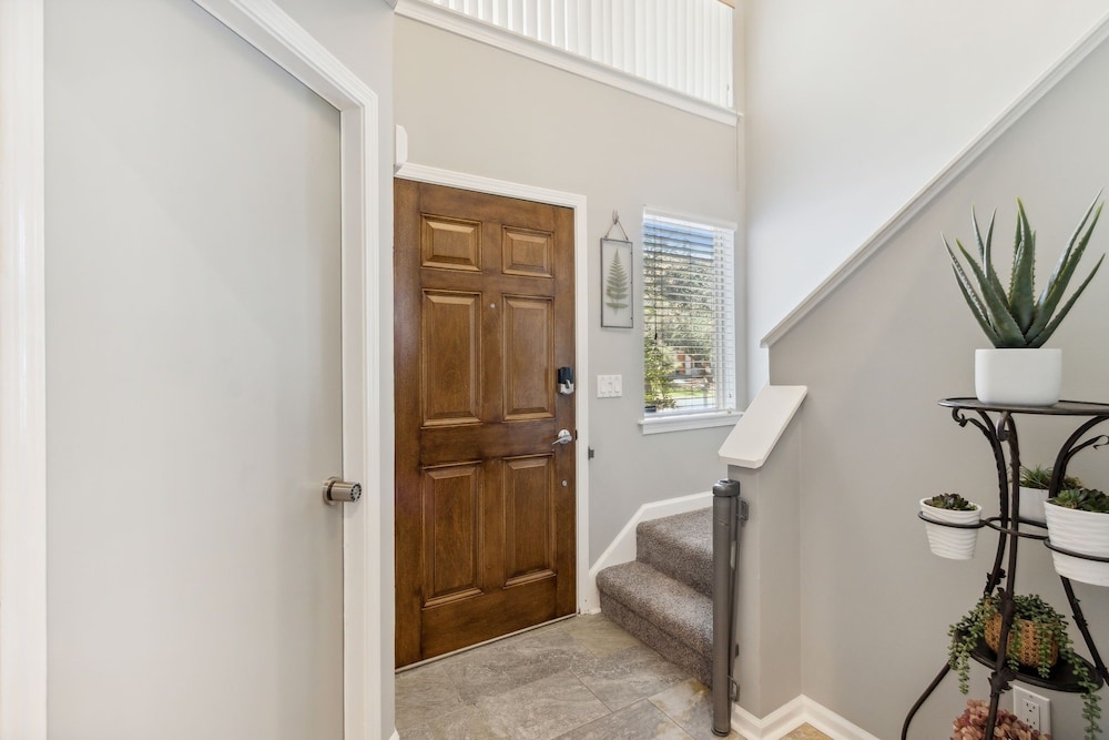 2754 1st Ave. A 2 Bedroom Duplex