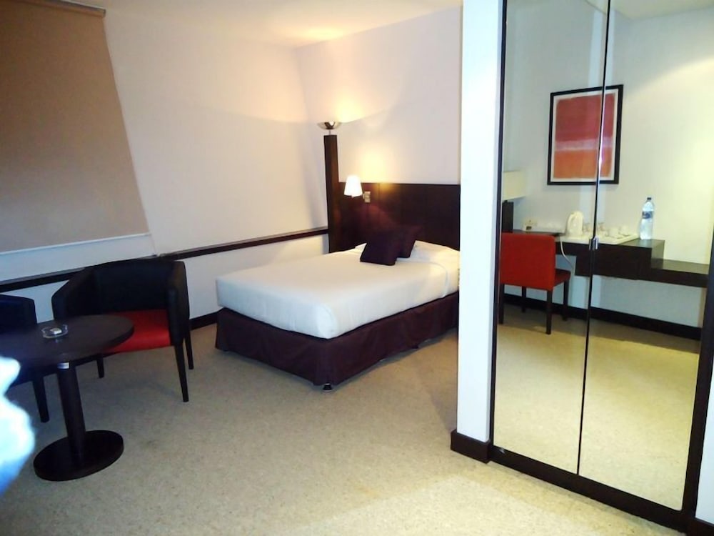 Abu Dhabi Vacations - Al Jazira Club Hotel - Property Image 19