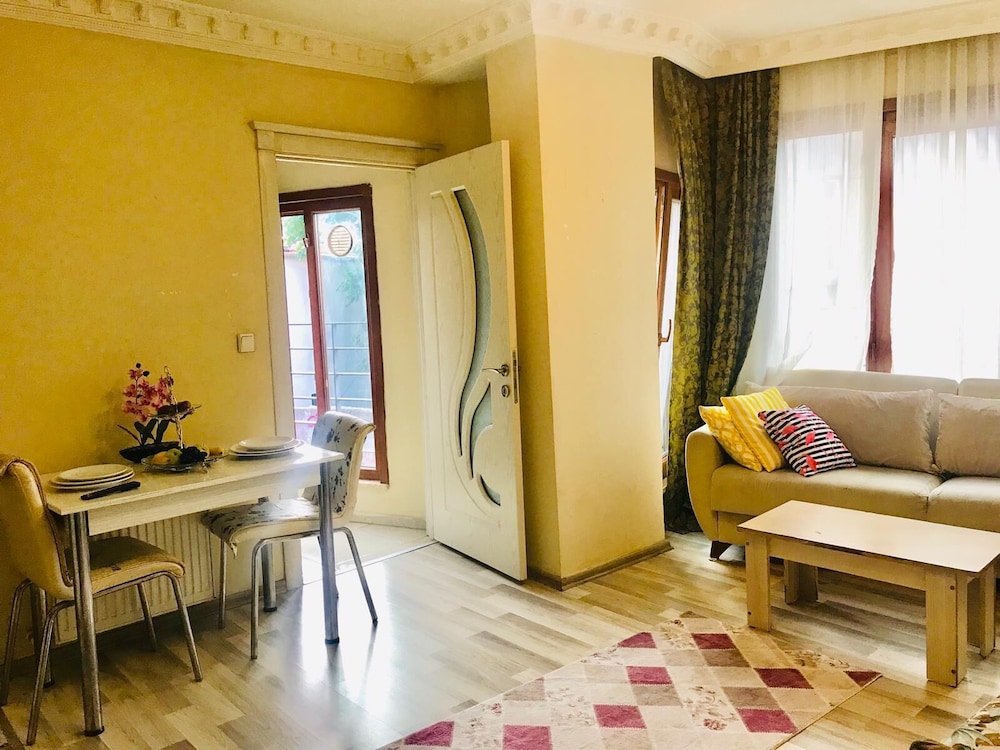 Almira Apart Otel İstanbul